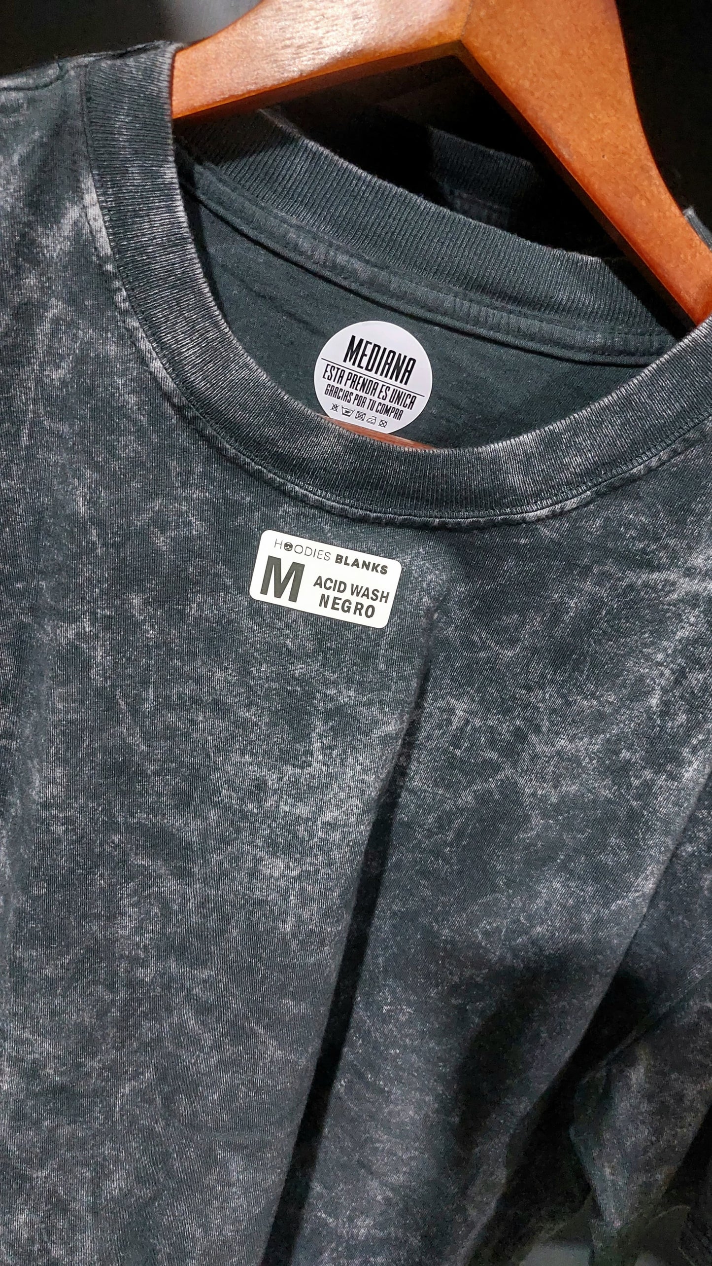 Playera asid wash color NEGRO