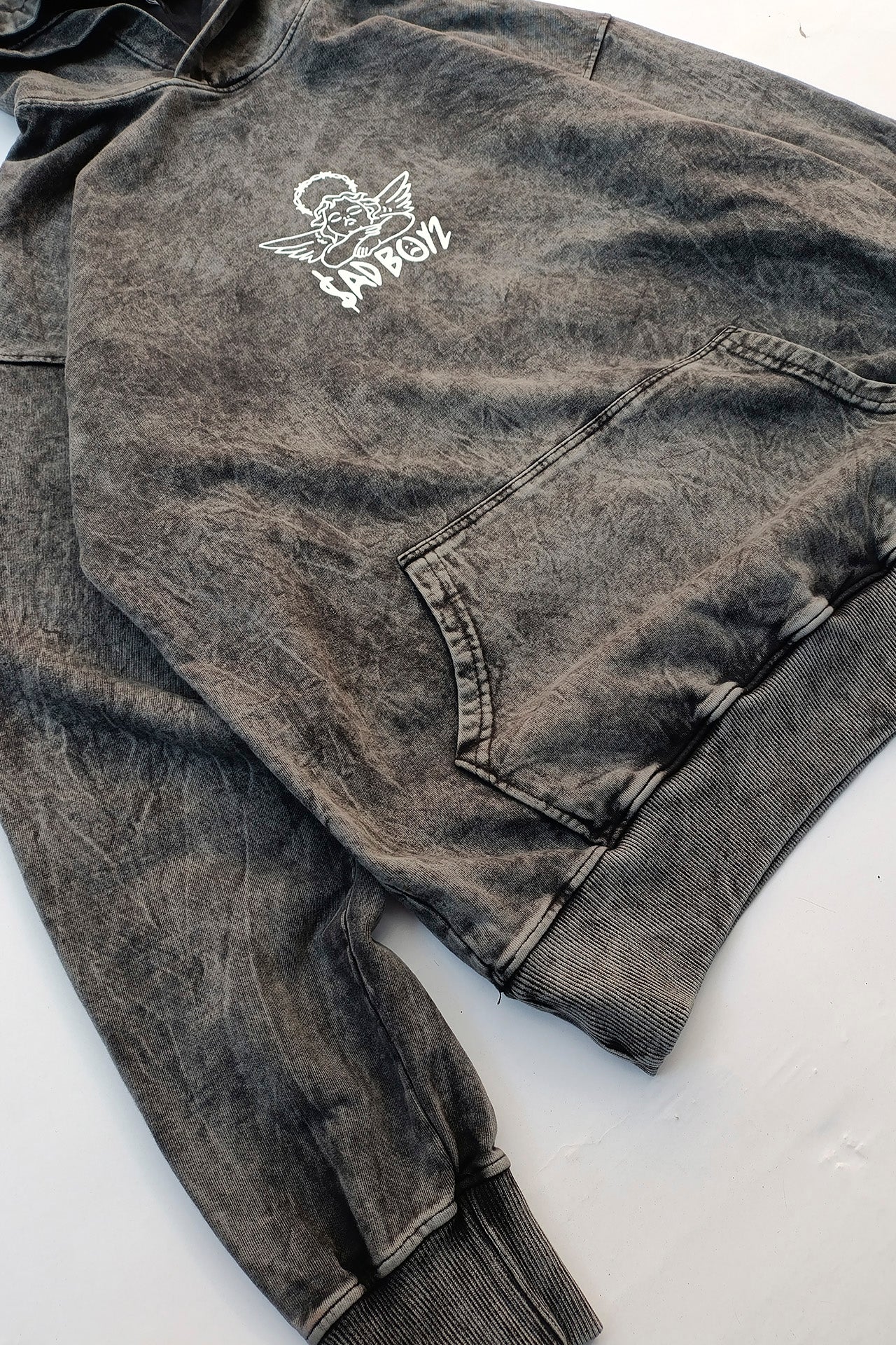 Hoodie en ASID WASH french terry 350 con diseño frontal y espalda