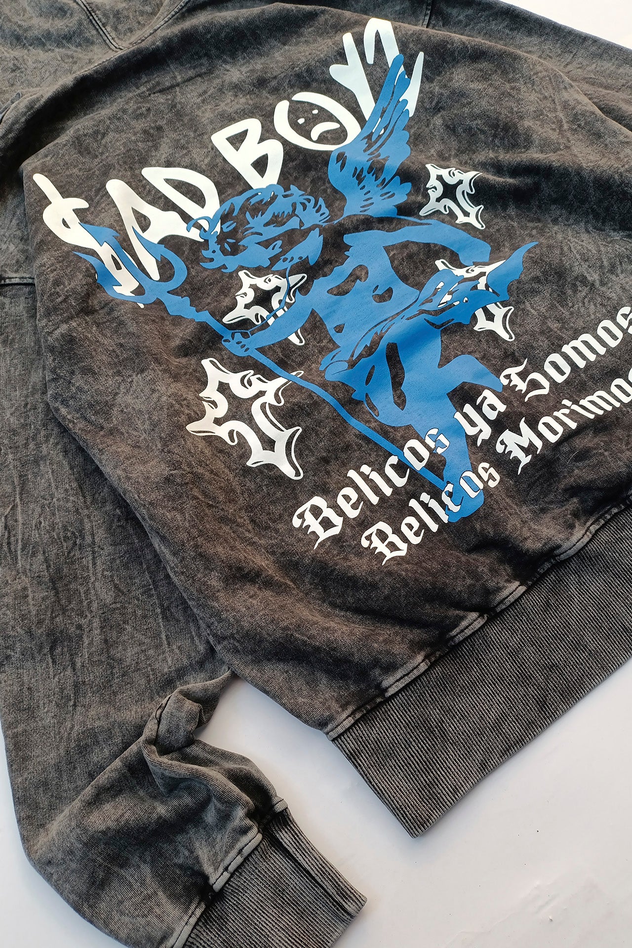 Hoodie en ASID WASH french terry 350 con diseño frontal y espalda